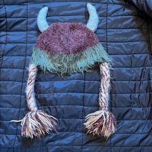 Peruvian Trading Co Viking Style Knit Hat Beanie Horns Ear Flaps Tassels Perika